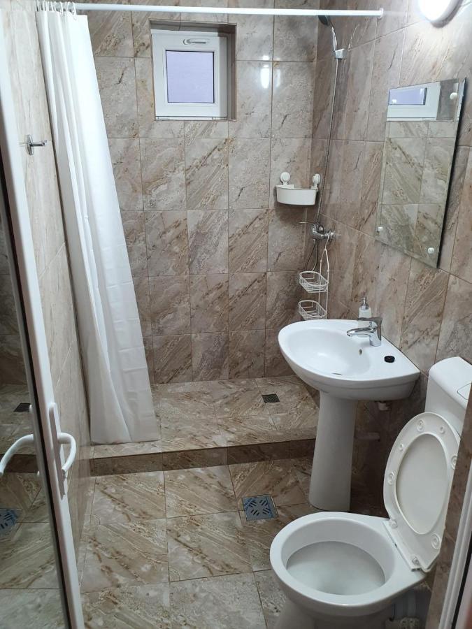 קוסטינסטי Evana House מראה חיצוני תמונה