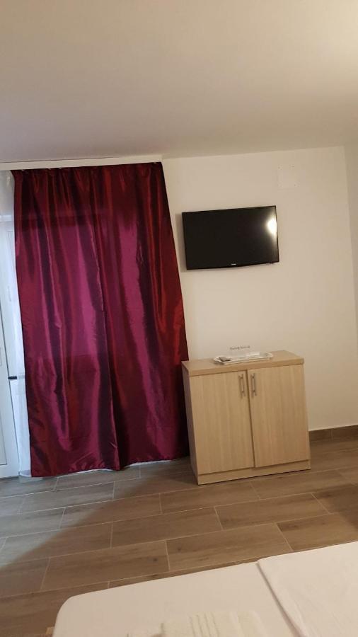 קוסטינסטי Evana House מראה חיצוני תמונה