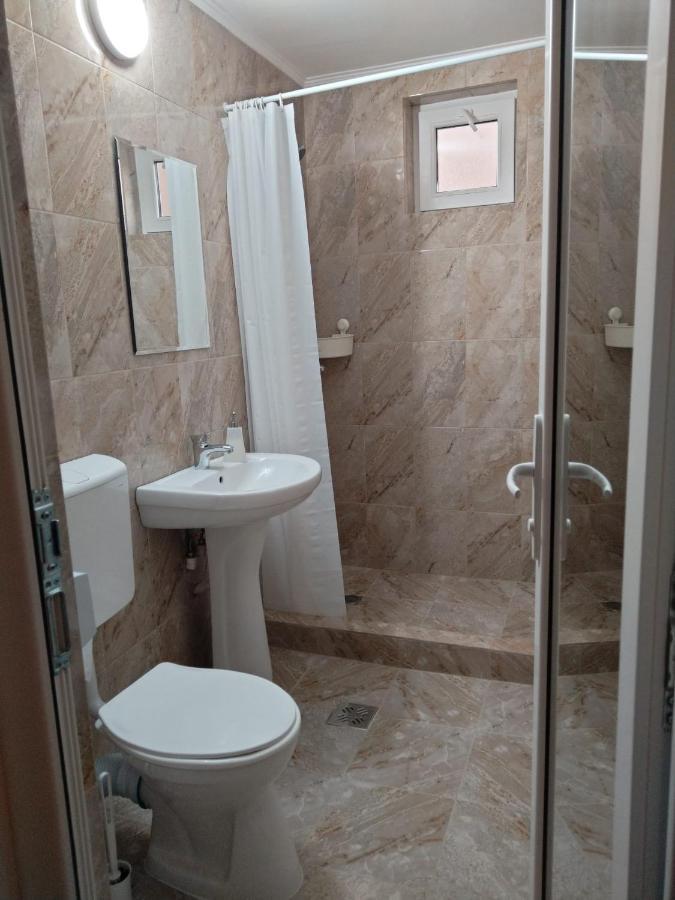 קוסטינסטי Evana House מראה חיצוני תמונה