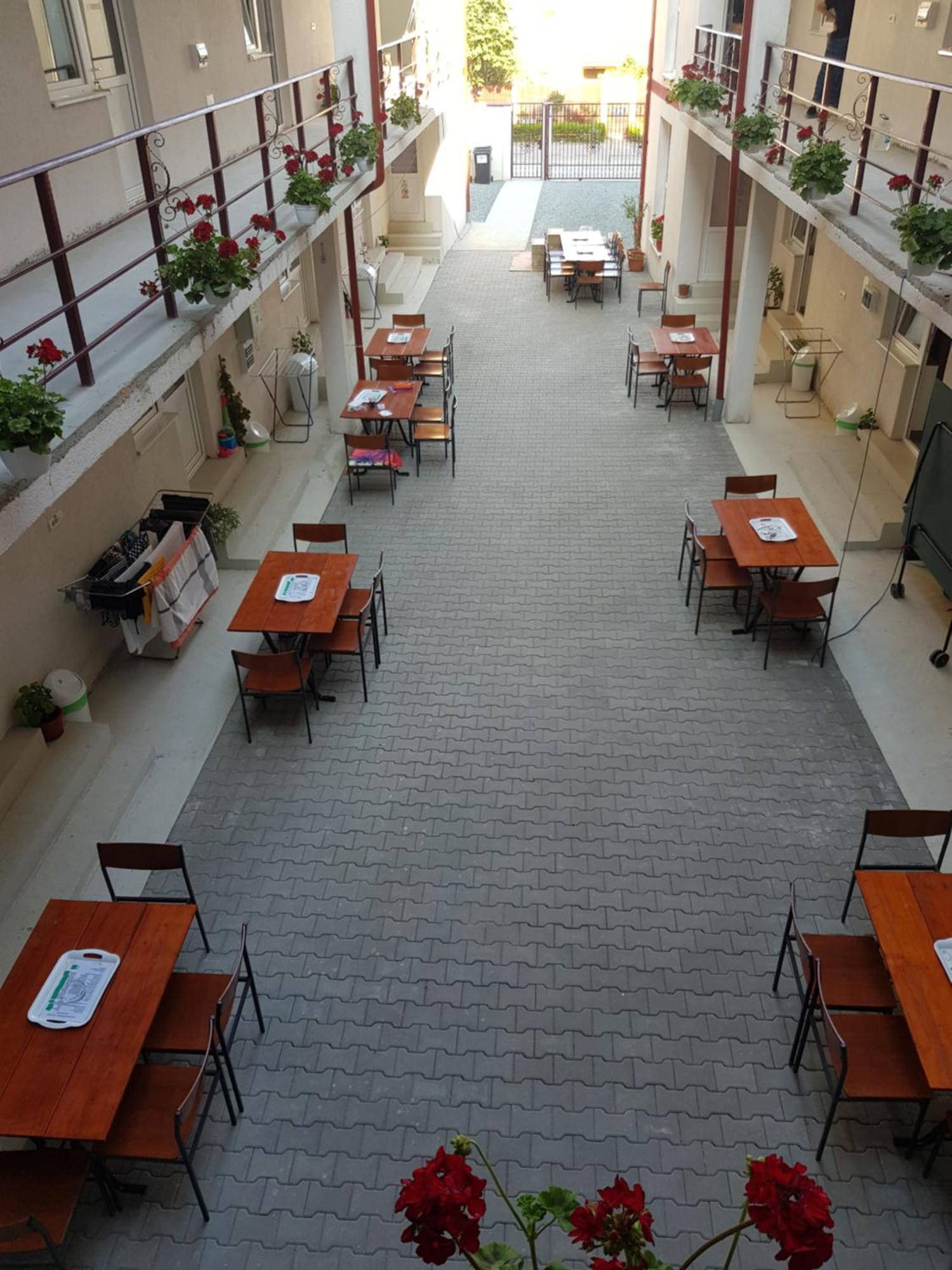קוסטינסטי Evana House מראה חיצוני תמונה