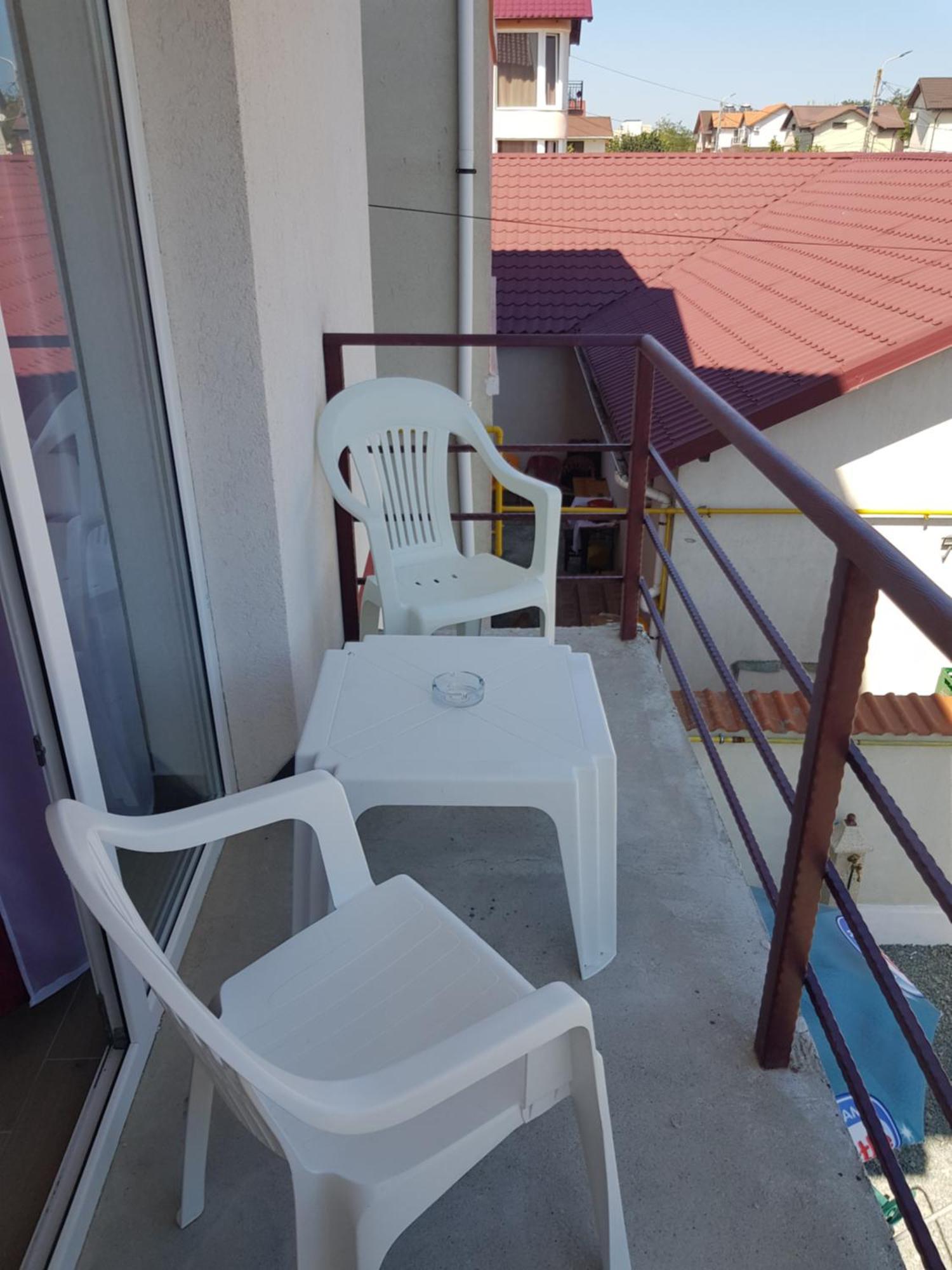 קוסטינסטי Evana House מראה חיצוני תמונה