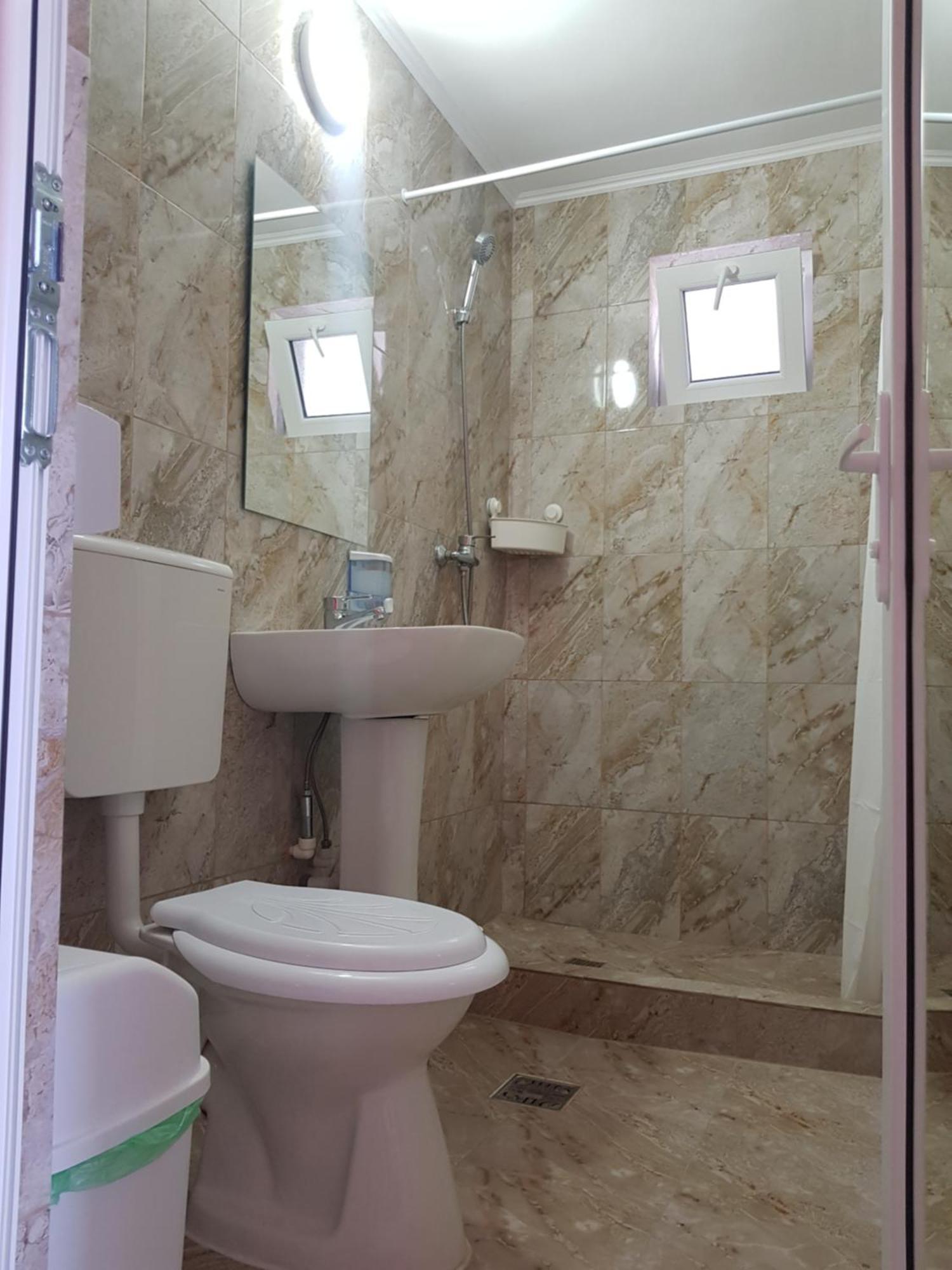 קוסטינסטי Evana House מראה חיצוני תמונה