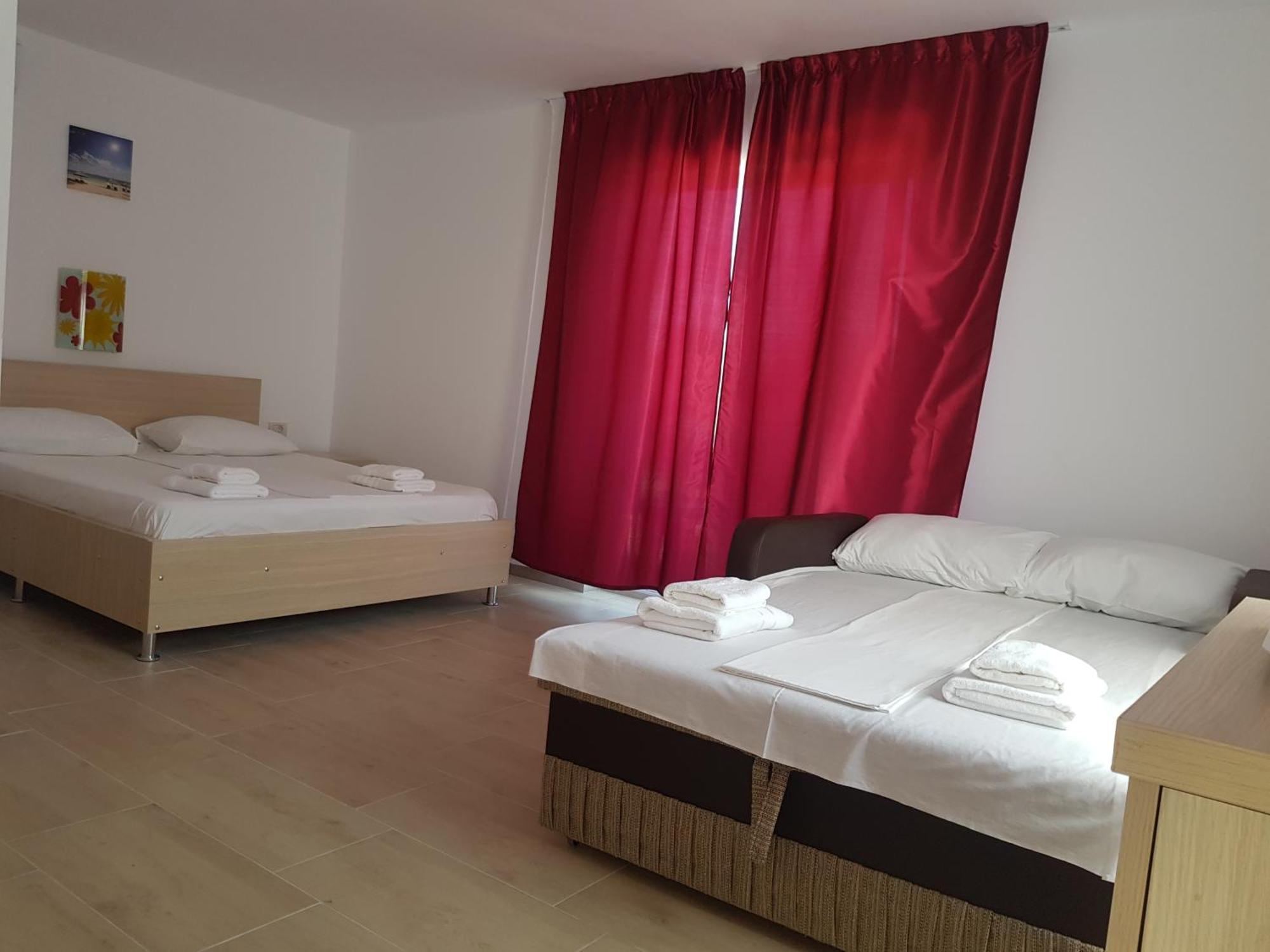 קוסטינסטי Evana House מראה חיצוני תמונה